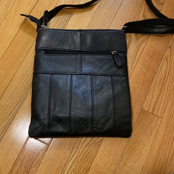 Black leather cross body bag - Picture 2 of 4